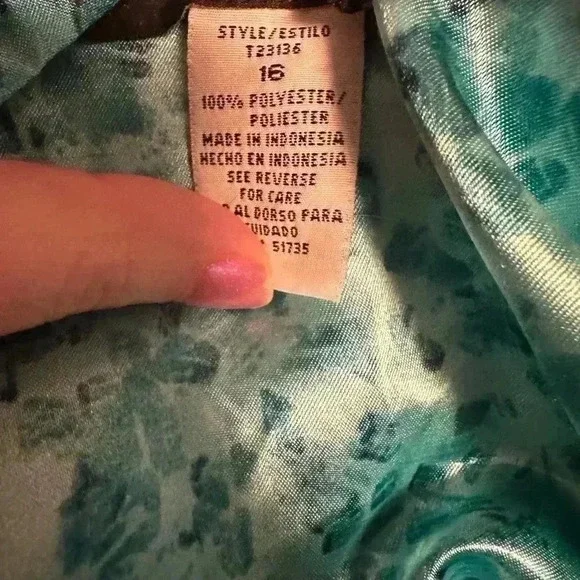 NWOT Floral top - Picture 2 of 4